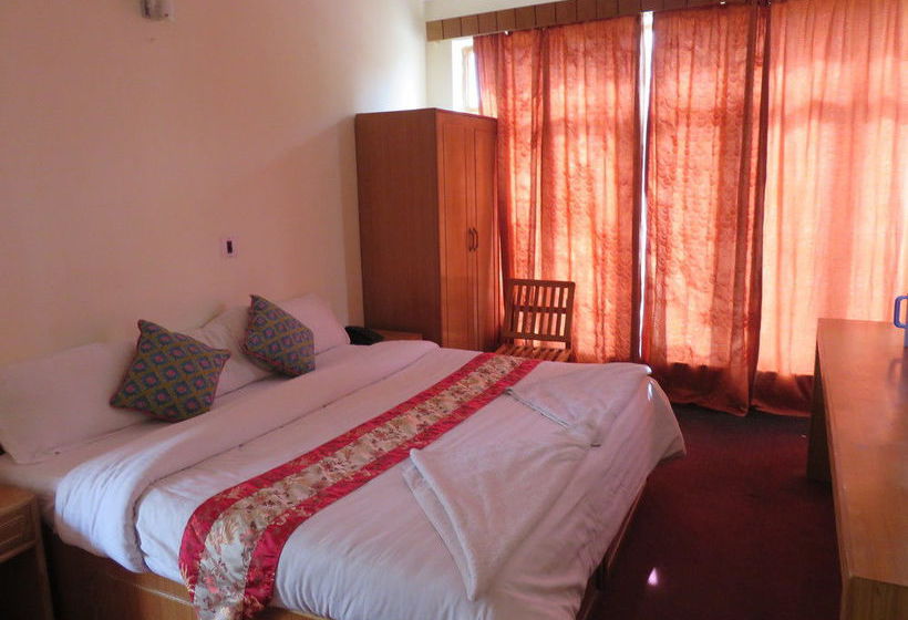 Hotel The Auspicious 7