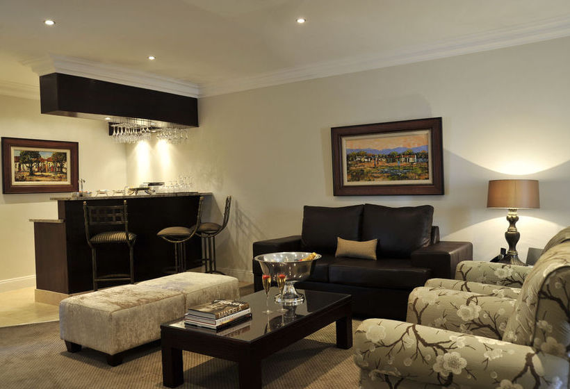 Hotel 131 On Herbert Baker Street 1