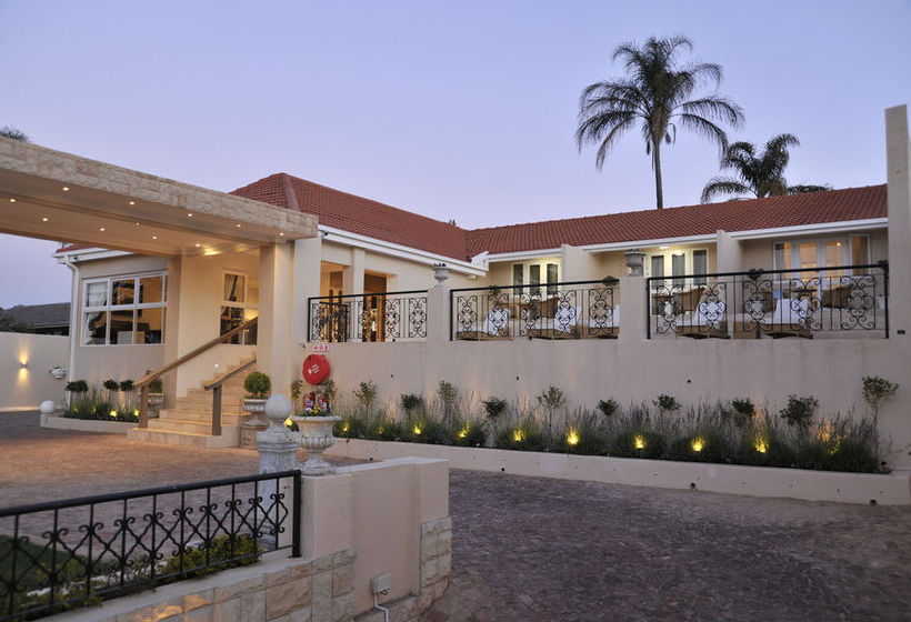 Hotel 131 On Herbert Baker Street 10