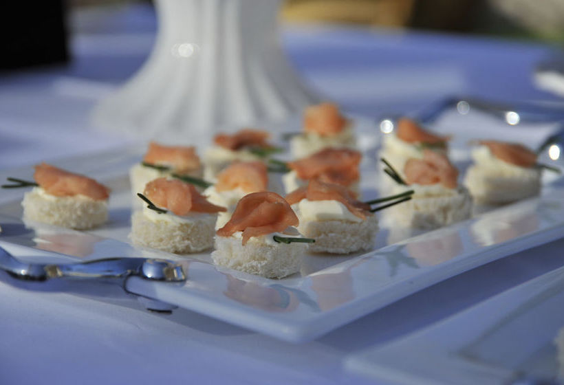 Hotel 131 On Herbert Baker Street 14