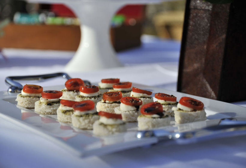 Hotel 131 On Herbert Baker Street 15