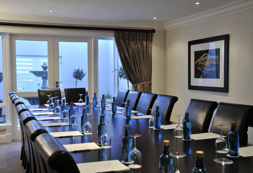 Hotel 131 On Herbert Baker Street 6