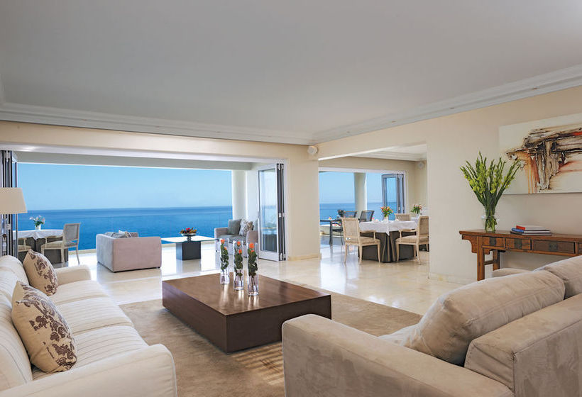 Hotel The Clarendon - Villa Fresnaye / Villa Bantry Bay 1