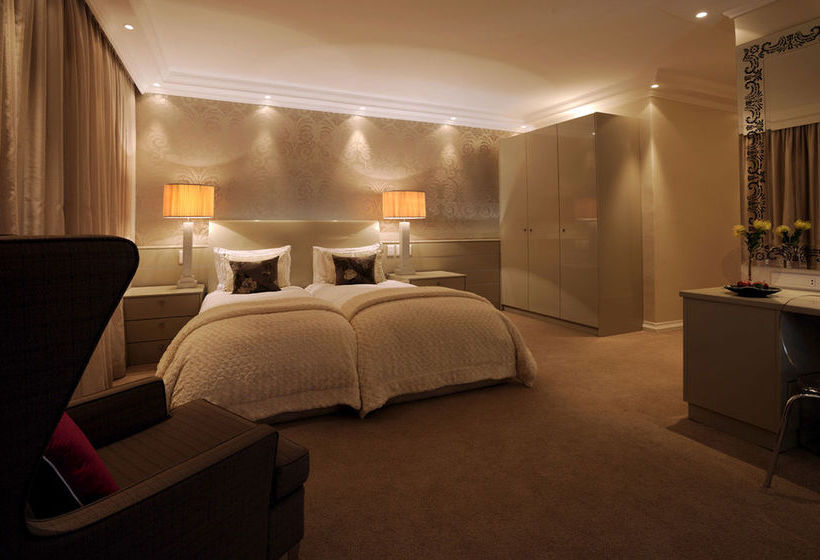 Hotel The Clarendon - Villa Fresnaye / Villa Bantry Bay 5