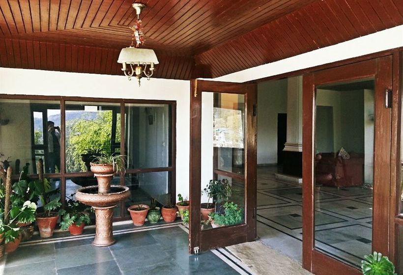 Hotel Whistling Pines Resort 2