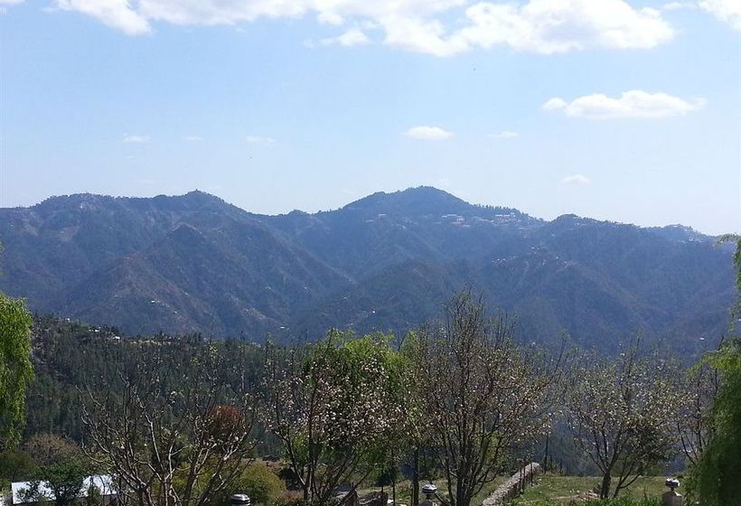 Hotel Whistling Pines Resort 4