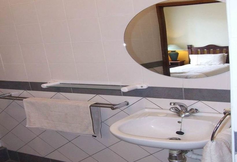 Hotel Inkwenkwezi 15