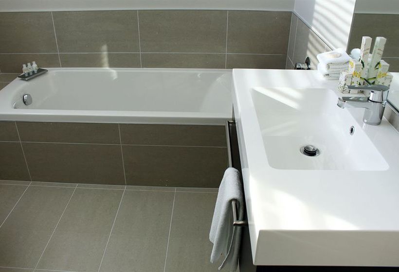 Heritage Boutique Lake Resort 9