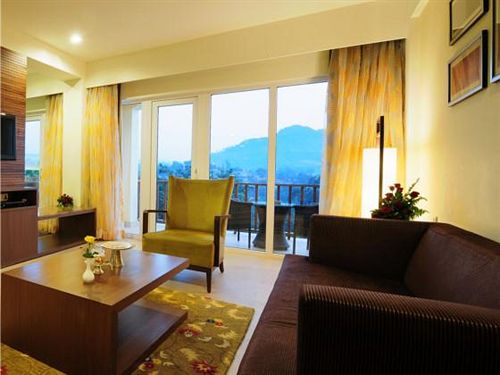 Fariyas Resort Lonavala 20