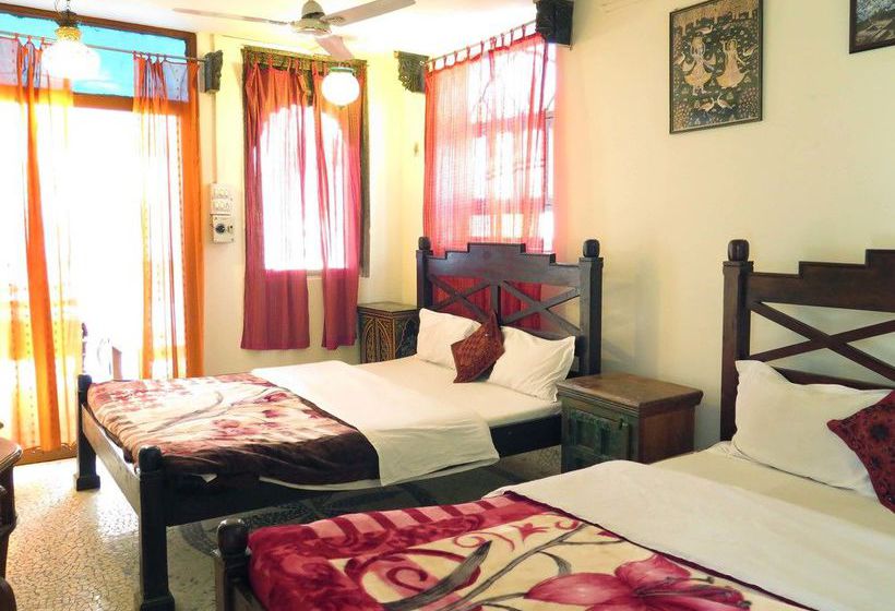 Hotel Yogi's Guest House 9