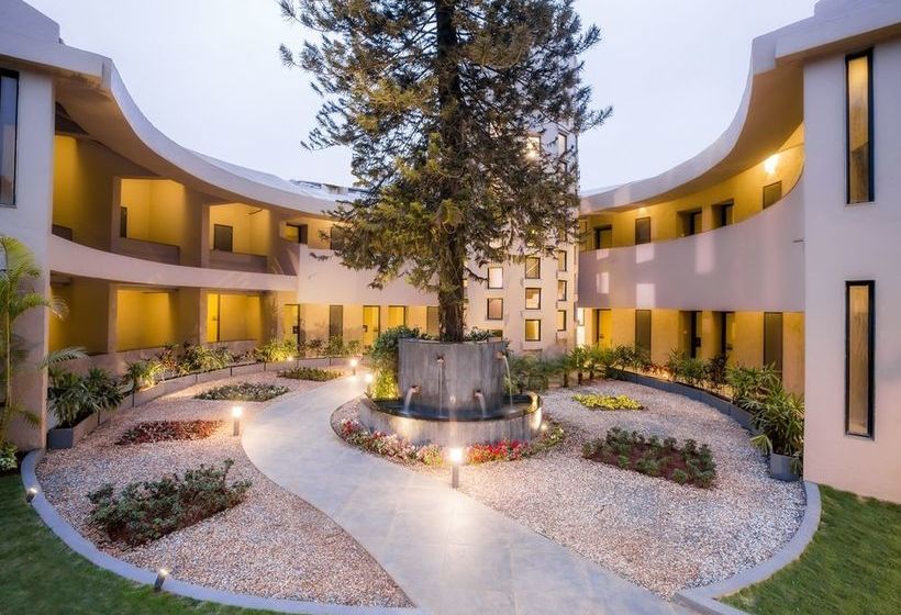 Hotel Sahil Sarovar Portico 6