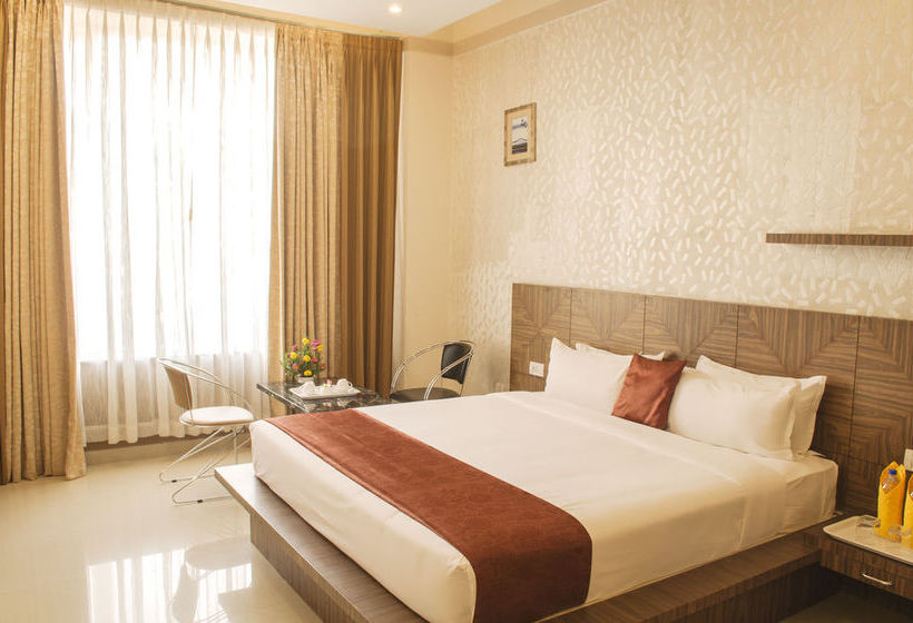 Hotel Gold Ray Residency 3