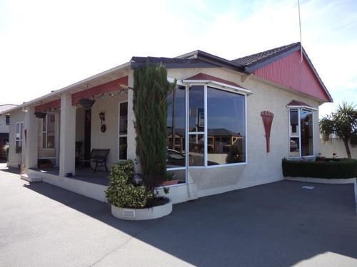 Motel Baywatch Motor Lodge 1