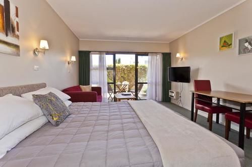 Aspiring Lodge Motel 5