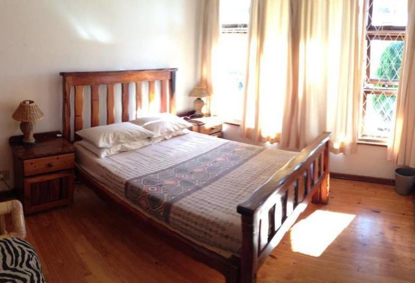 Hostel Lungile Lodge Beachfront Backpackers 10