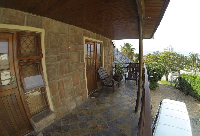 Hostel Lungile Lodge Beachfront Backpackers 5