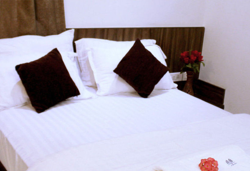 Hotel Grand Ambience 8