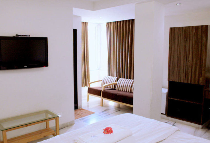 Hotel Grand Ambience 9