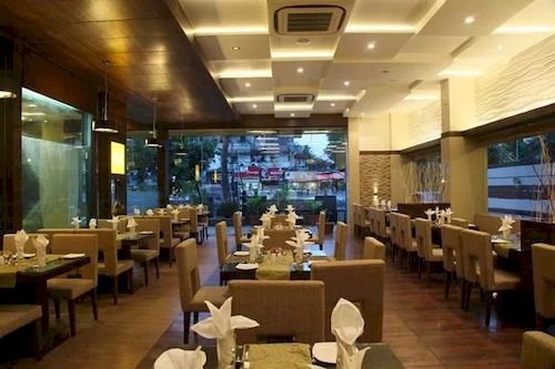 Hotel Le Grande Residency 11