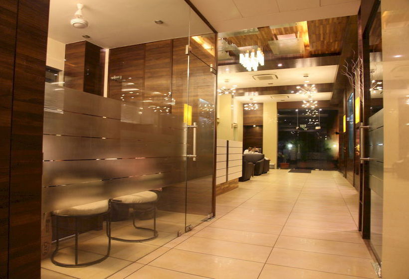 Hotel Le Grande Residency 5