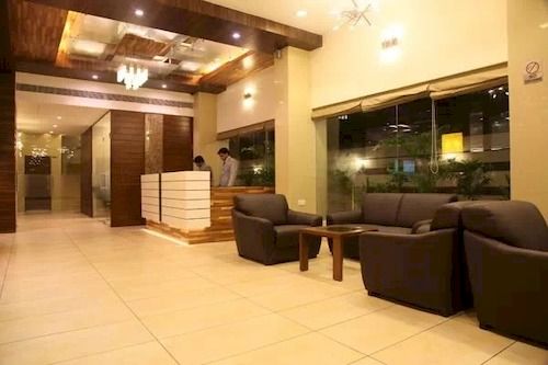 Hotel Le Grande Residency 7