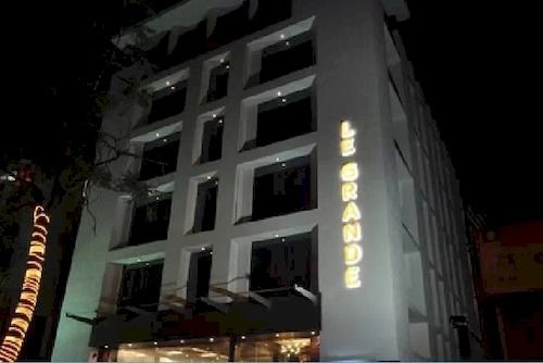 Hotel Le Grande Residency 8
