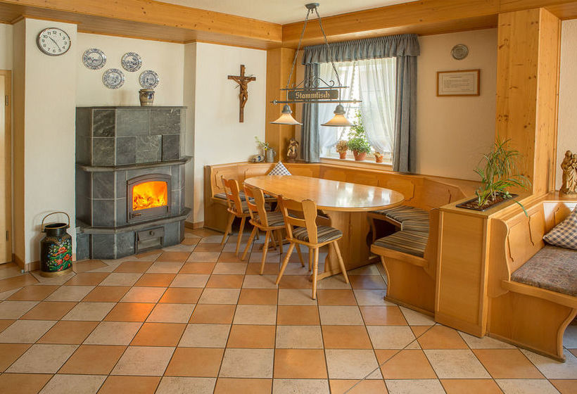 Pension Landgasthof Zum Weberhans 12