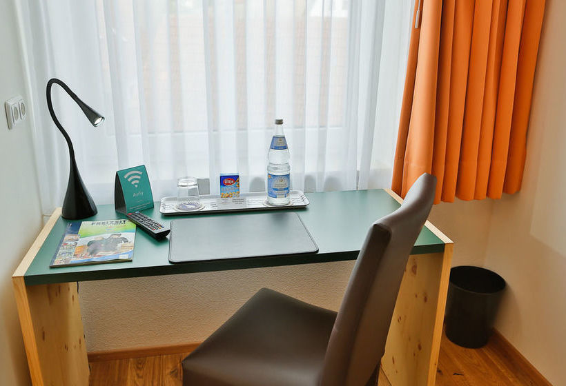 Pension Landgasthof Zum Weberhans 5