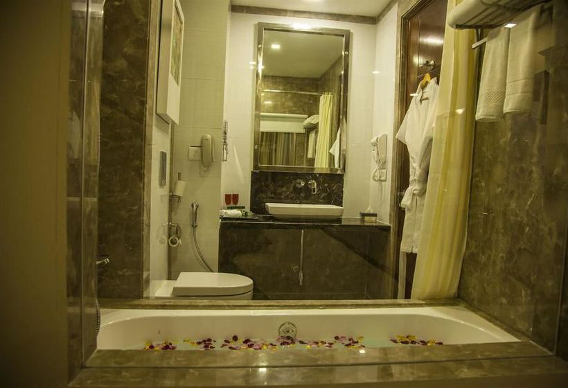 The Grand Hira Hotel & Resort Neemrana 10