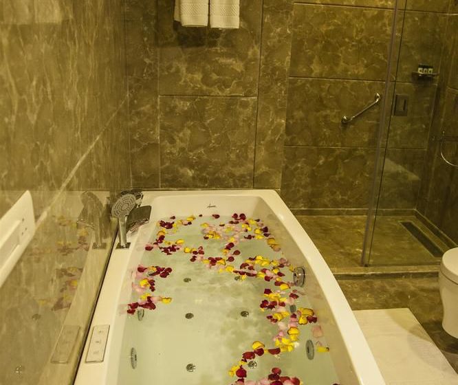 The Grand Hira Hotel & Resort Neemrana 18