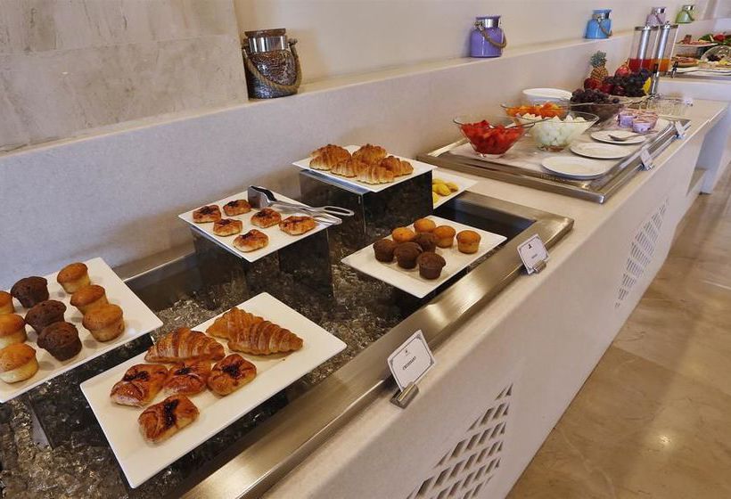 Golden Tulip Vasundhara Hotel And Suites 12