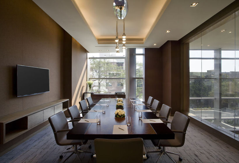 Hotel Hyatt Regency Ahmedabad 10