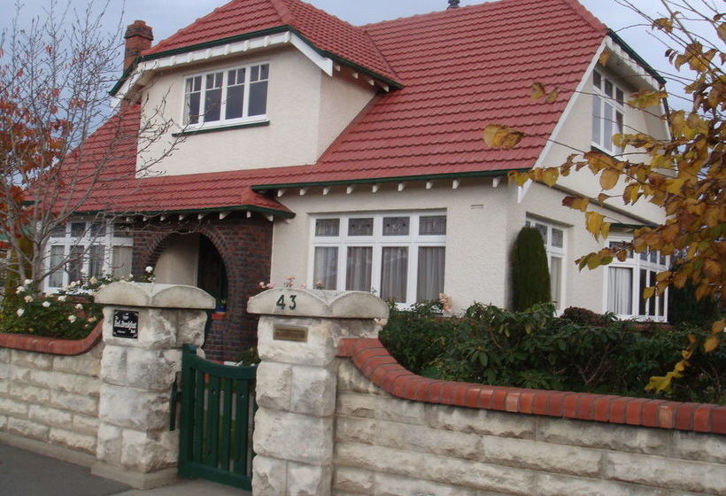 Highway House Boutique B&b 15