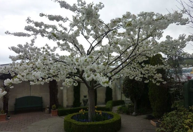 Highway House Boutique B&b 17