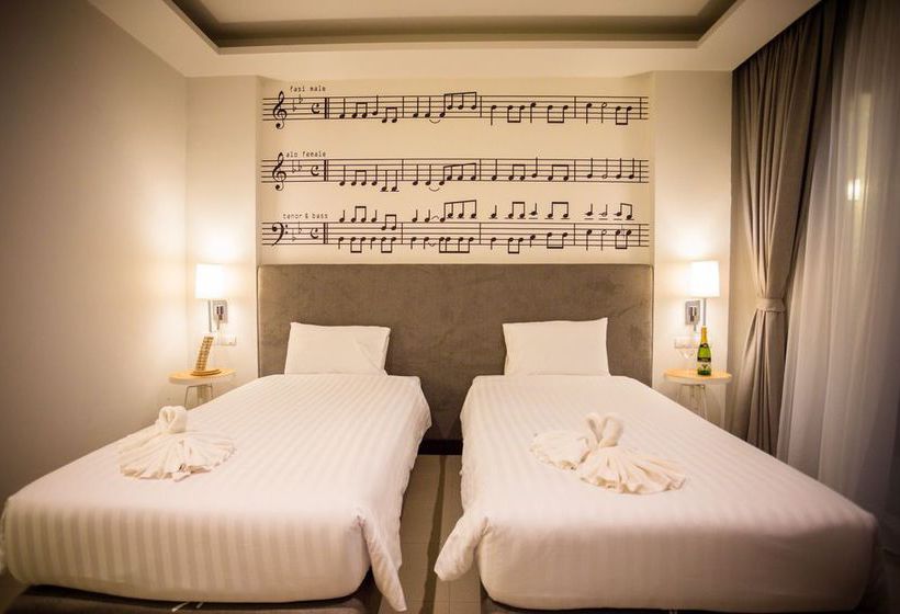 Hotel The Melody Phuket 11