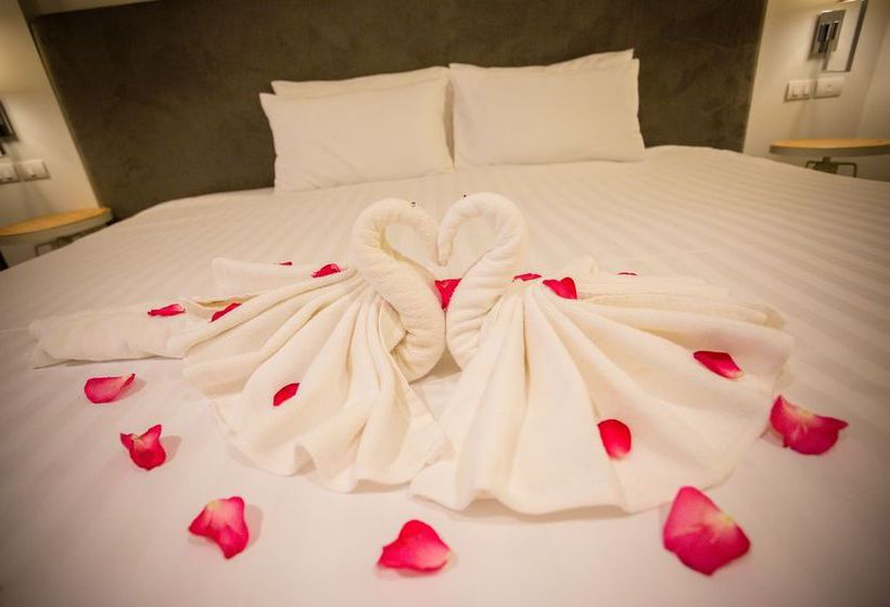 Hotel The Melody Phuket 7