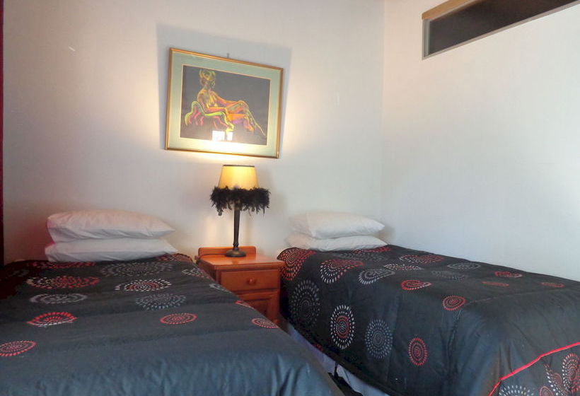 Pension Treetops & Treats Guest House 1