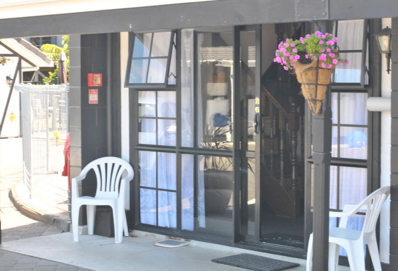 ASURE Chelmswood Motel Taupo 1