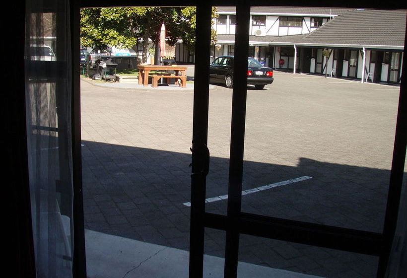 ASURE Chelmswood Motel Taupo 12