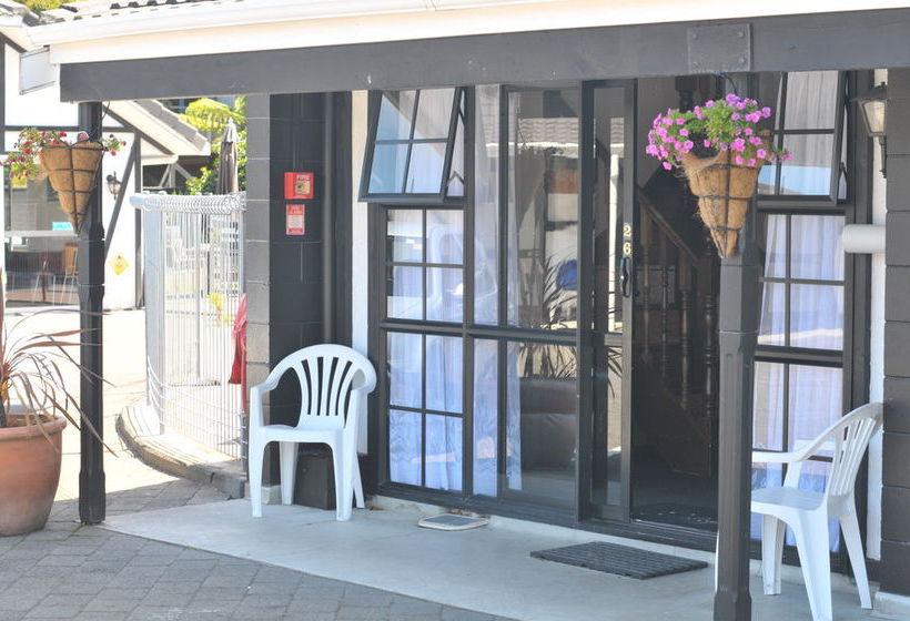 ASURE Chelmswood Motel Taupo 16