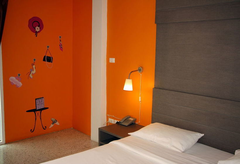 Hotel The Fifth Residence 1