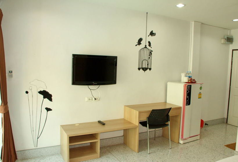 Hotel The Fifth Residence 10