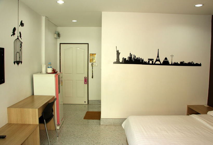 Hotel The Fifth Residence 14