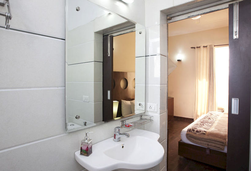 Inn Oyo Premium Medanta 2 12