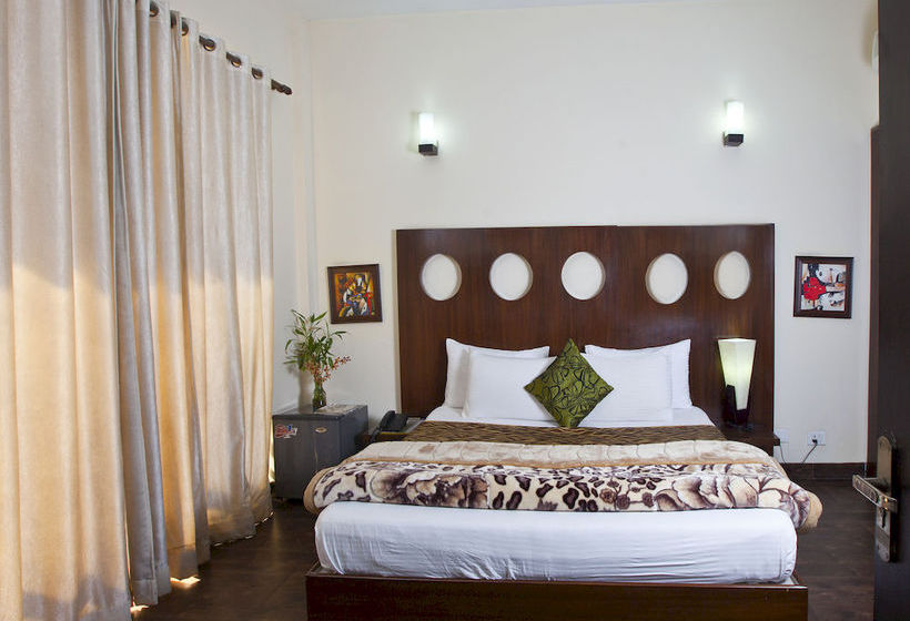 Inn Oyo Premium Medanta 2 14