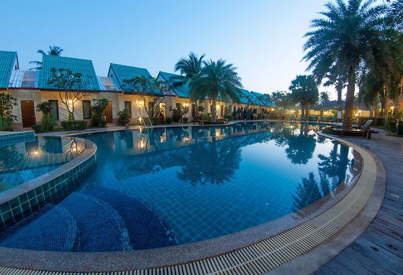 The Green Beach Resort 17