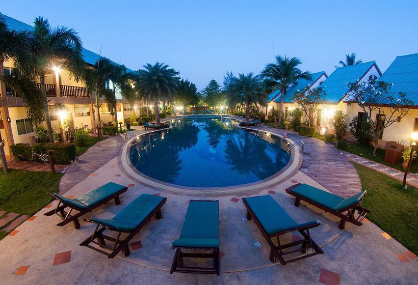 The Green Beach Resort 19