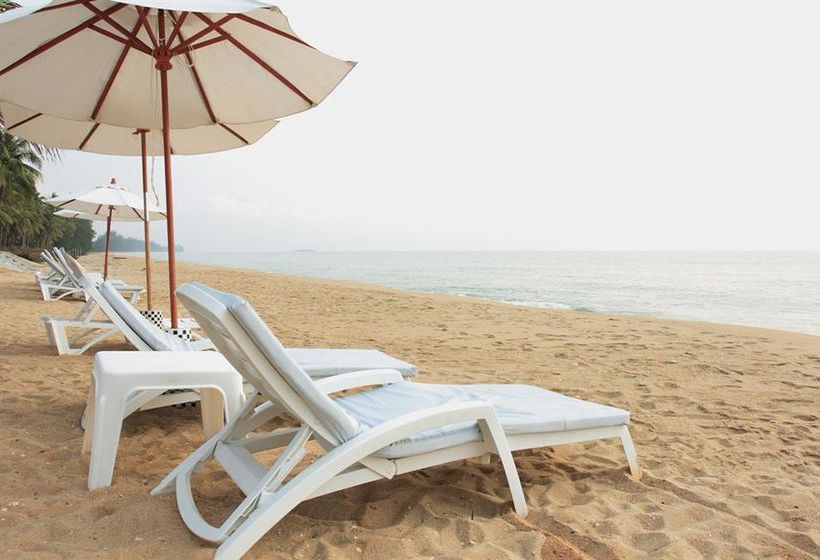 Baan Montra Beach Resort 2