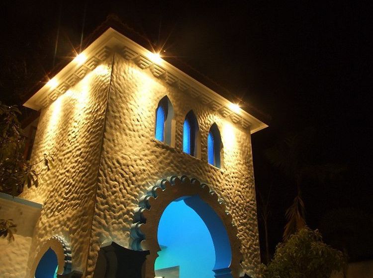 Baan Montra Beach Resort 4