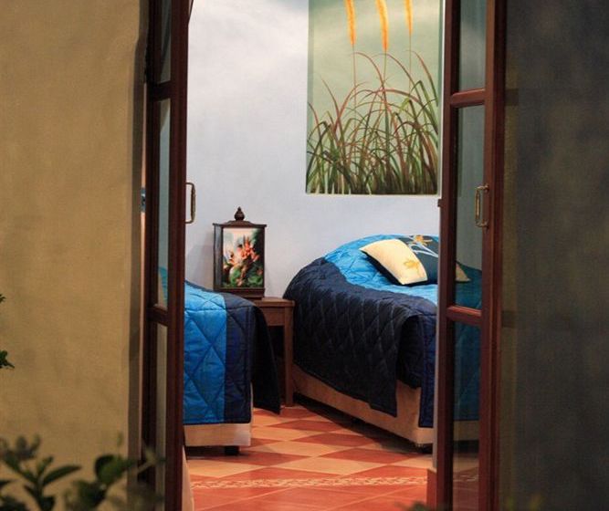 Baan Montra Beach Resort 6